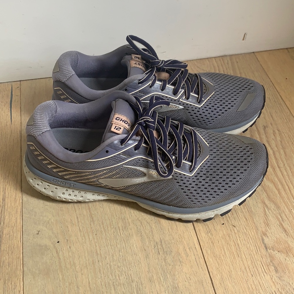Women’s Brooks Ghost 12 running sneakers